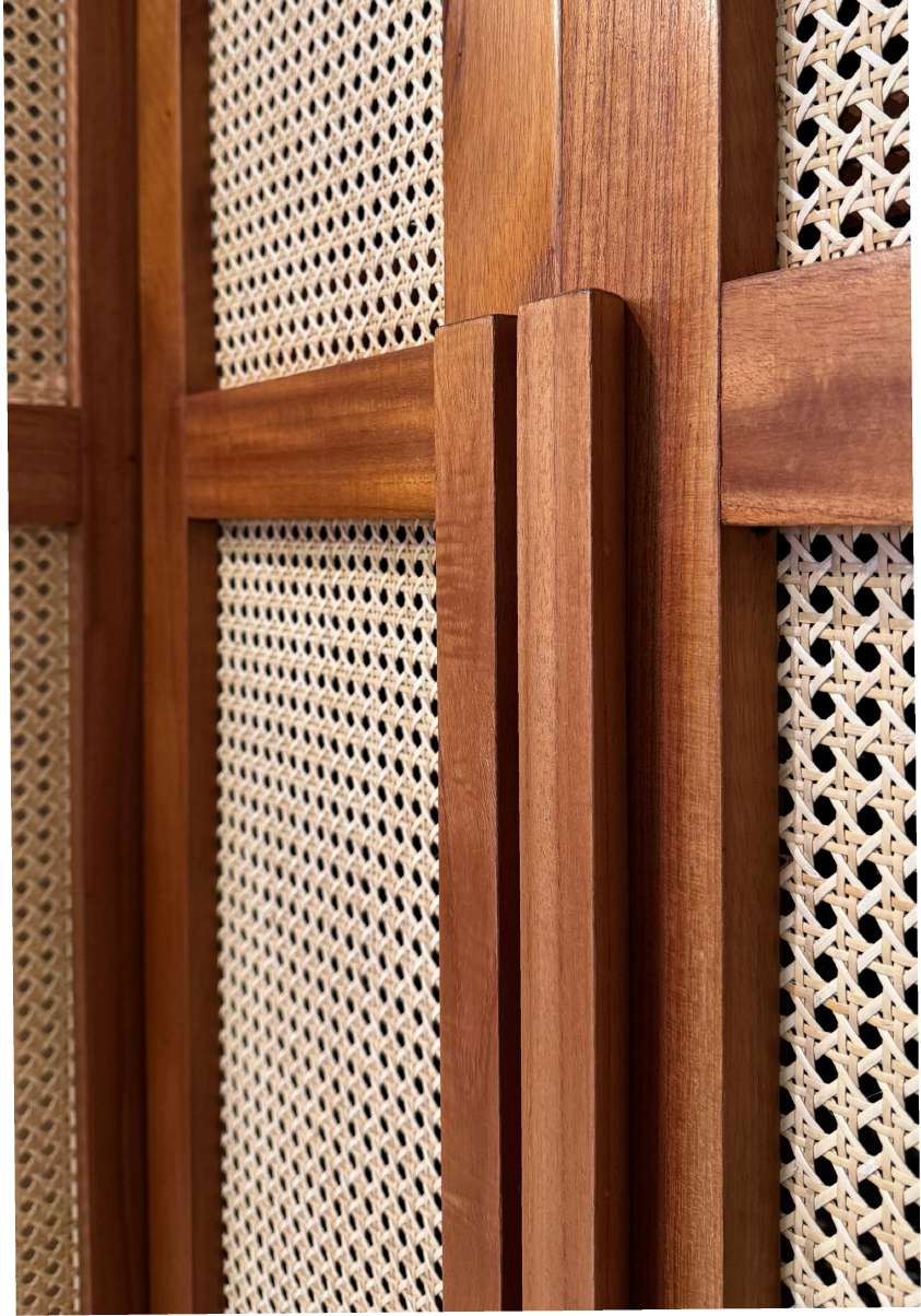 Detalle de carpintería en madera maciza