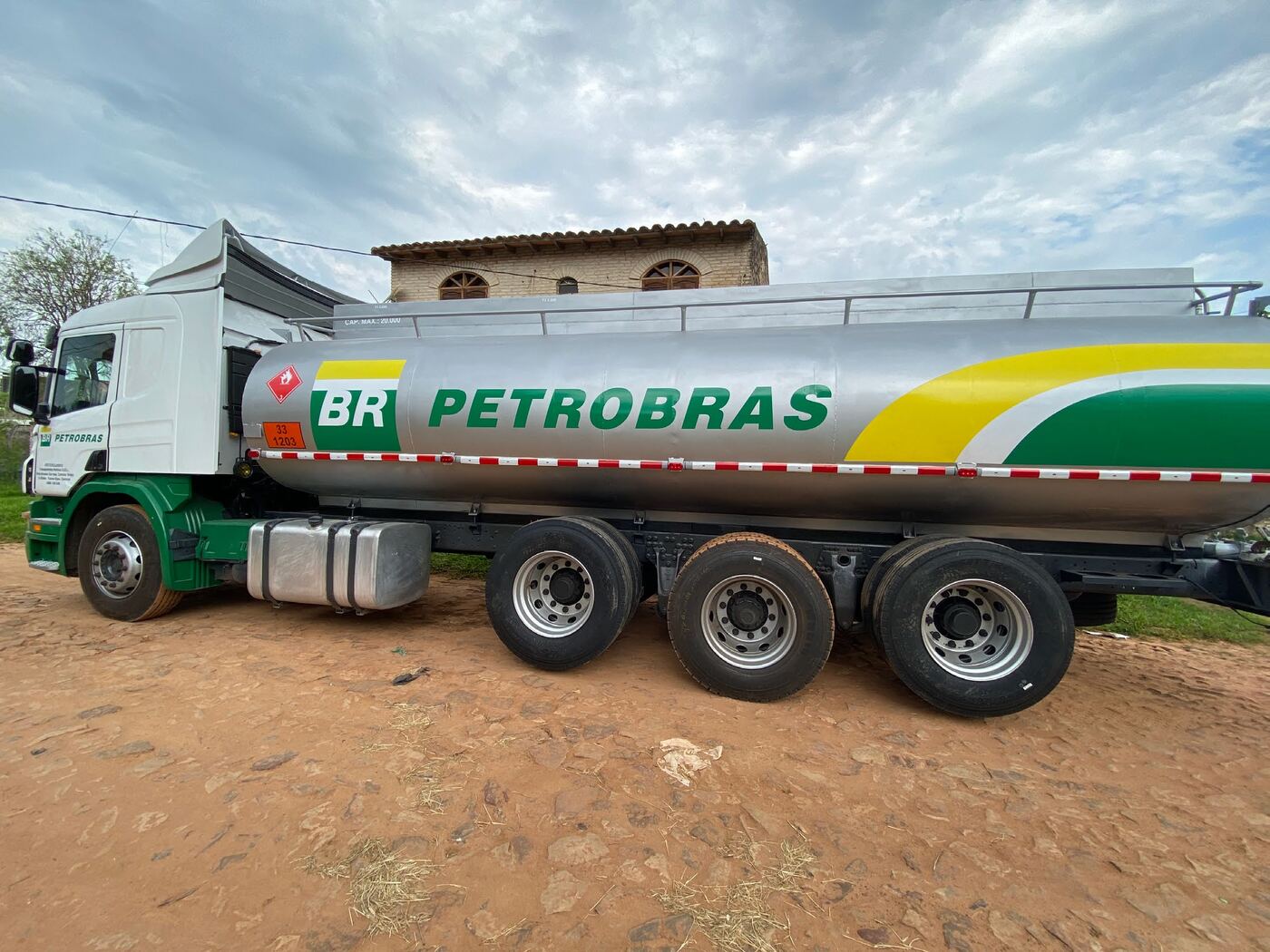 Tanque cisterna para combustible
